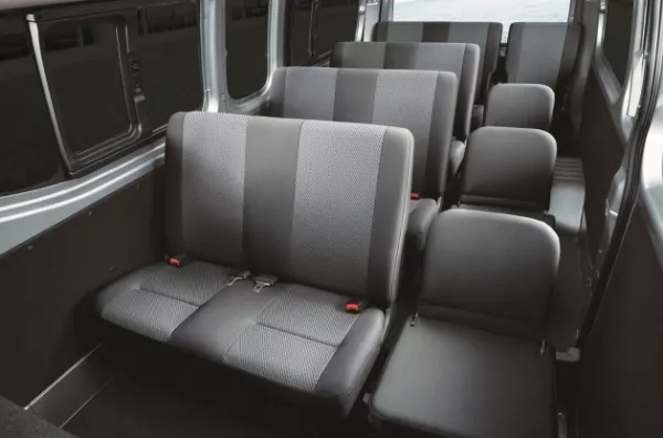 Nissan NV350 Urvan 2018 facelift cabin