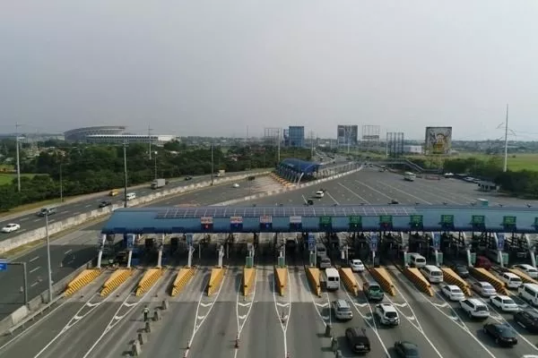 Toll gates somewhere in NLEX