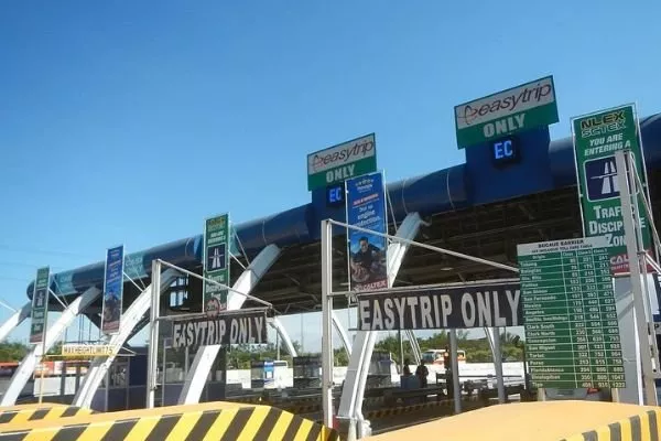 A picture of a toll booth plaza on NLEX