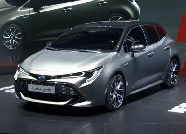 angular front of the Toyota Corolla 2019, Auris in European market