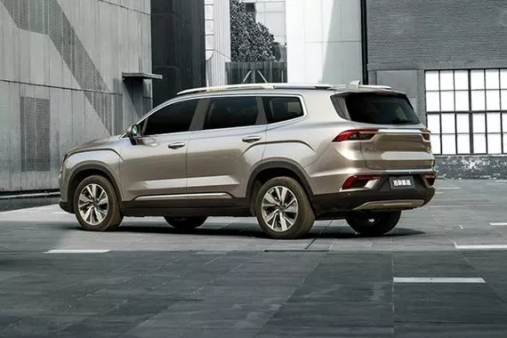 Geely Okavango rear view