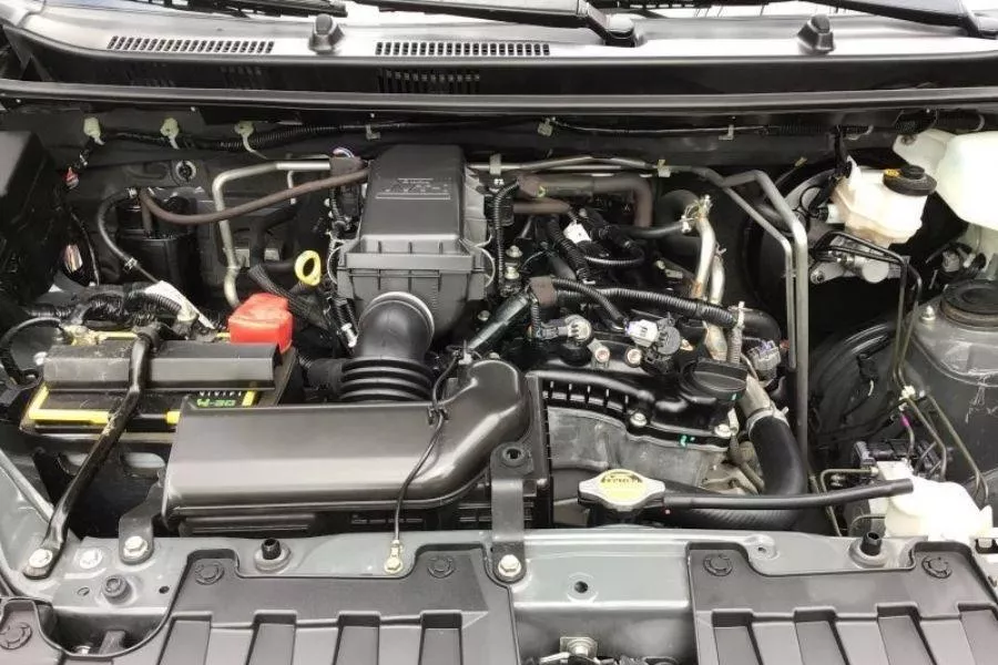 A picture of the old Toyota Avanza's engine bay.