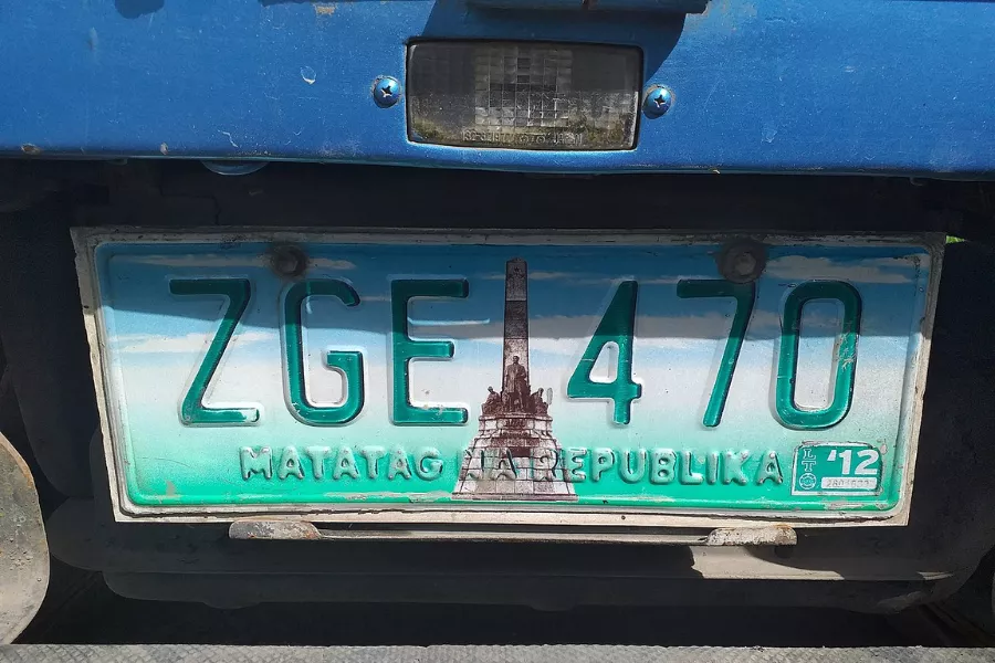 A picture of the old Philippine license plate number.