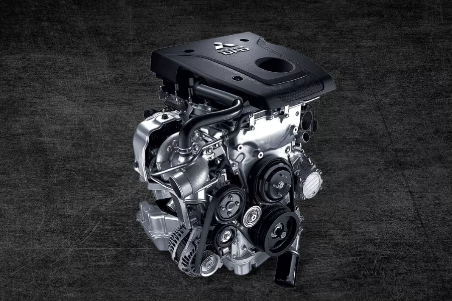 The old Strada's 2.4-liter 4N15 engine
