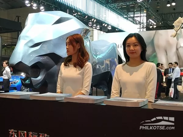Peugeot girls Shanghai Auto show 