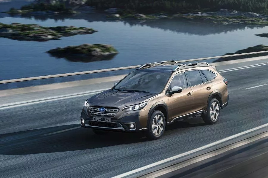 A picture of the Outback on a highway