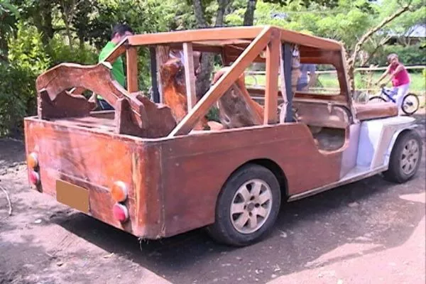 Owner-type jeep wood