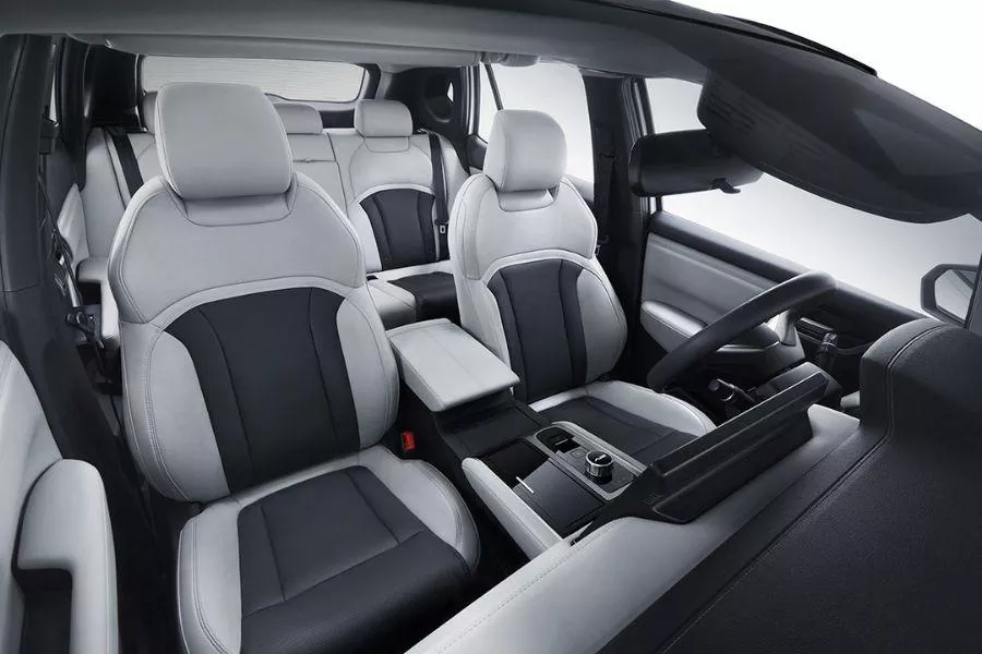 A view of the Airtrek's interior from another angle A picture of the interior of the Mitsubishi Airtrek