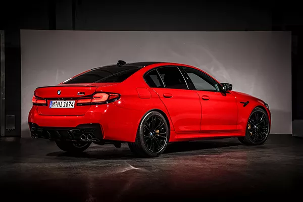 A picture of the rear of the facelifted BMW M5