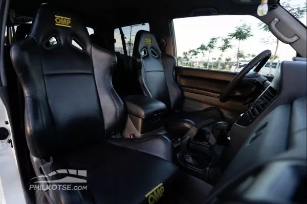 pajero swb interior seats