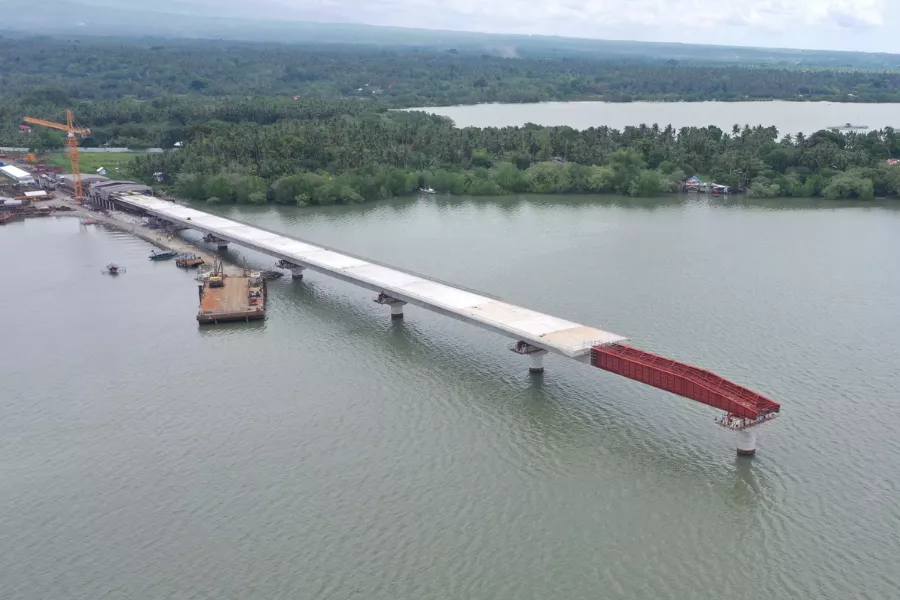 A picture of the Panguil Bay Bridge in construction