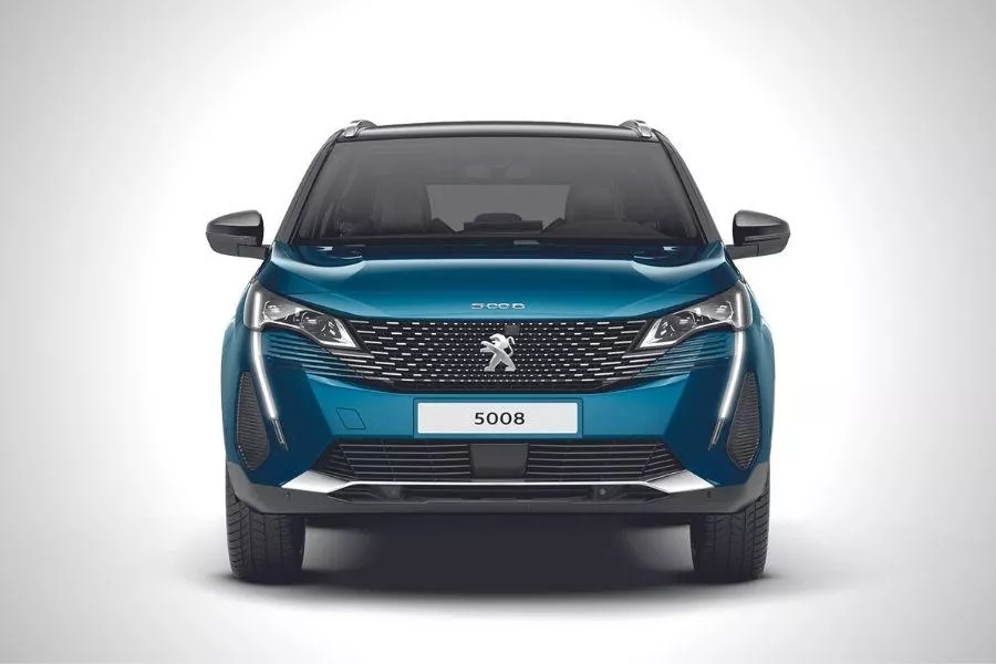A picture of the front of the 2022 Peugeot 5008