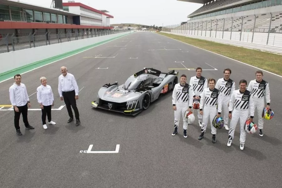 Peugeot 9X8 on track