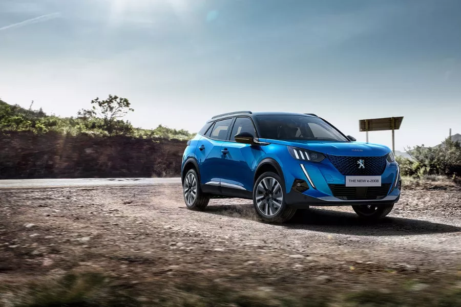 Peugeot e-2008 front view