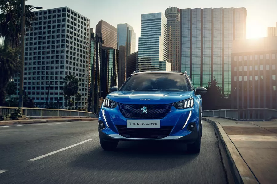 Peugeot e-2008 front view
