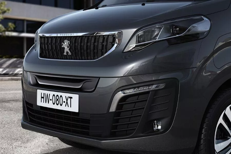 Peugeot Traveller front fascia