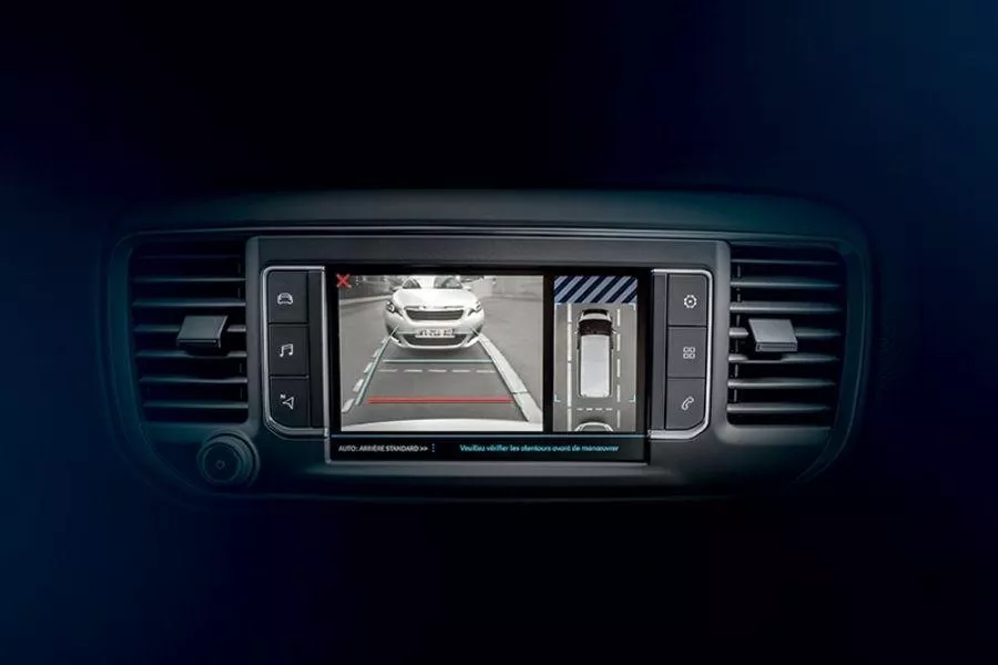 Peugeot Traveller infotainment screen