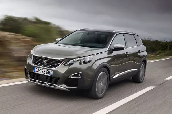 Enjoy the all-new Peugeot 5008 2018 Peugeot 5008 2018 on road