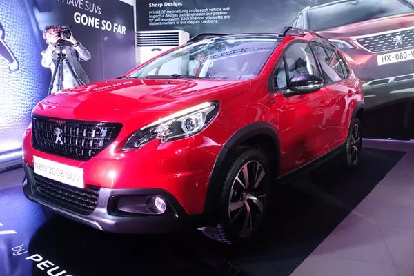 Peugeot 2008 angular front