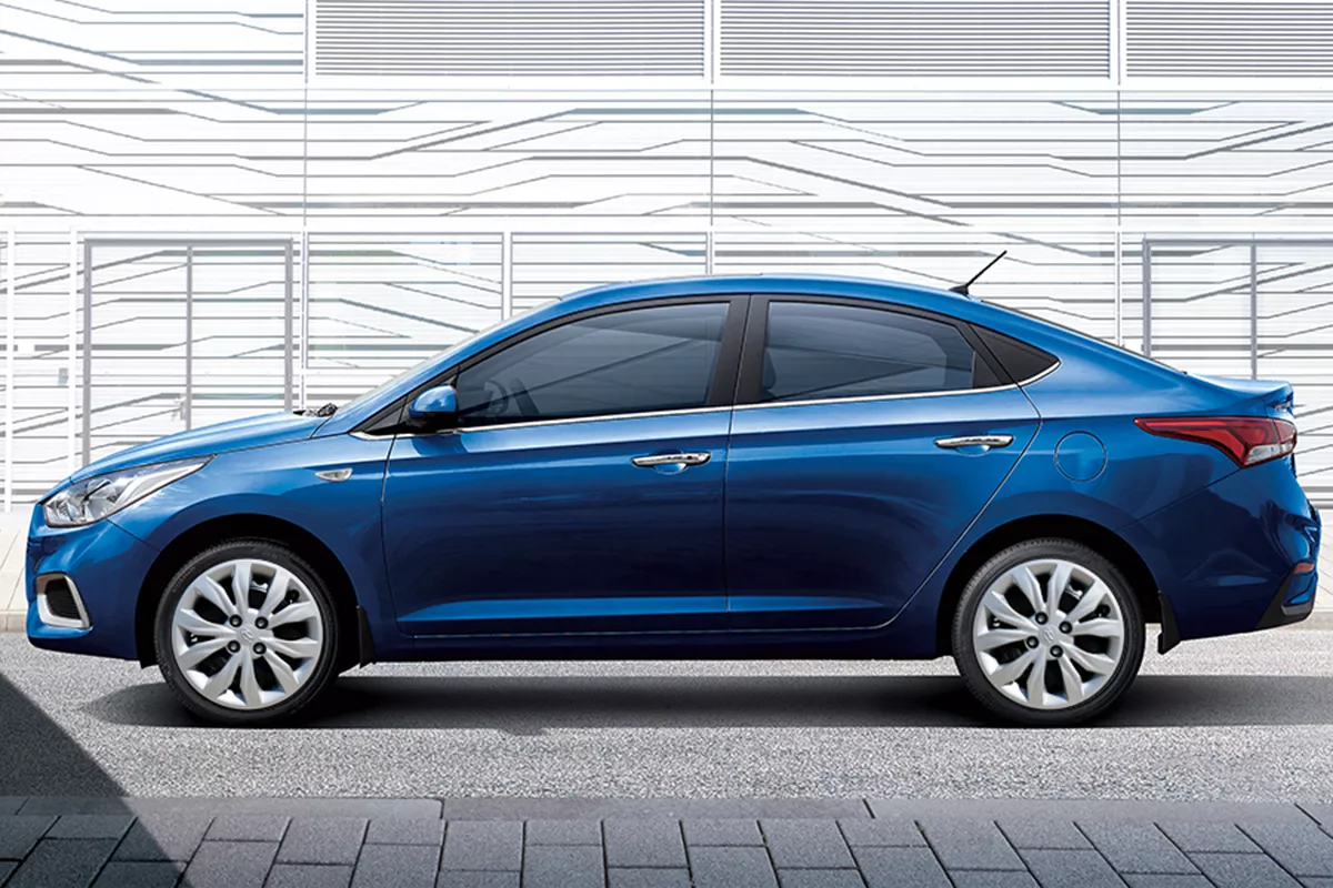 A picture of the side of the Hyundai Accent