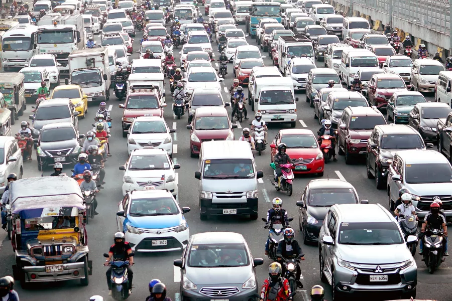 Philippine road with traffic