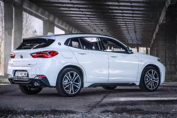 The angular rear of the BWM X2 2018