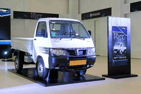 A picture of the recently resealed Piaggio Porter 1000