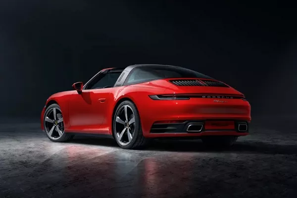 Continuous taillight strip of the 911 Targa