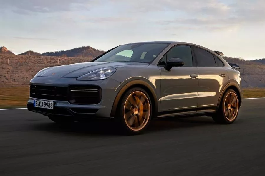 Porsche Cayenne front view