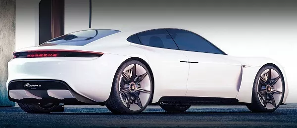 Porsche Taycan EV 2020: rear view