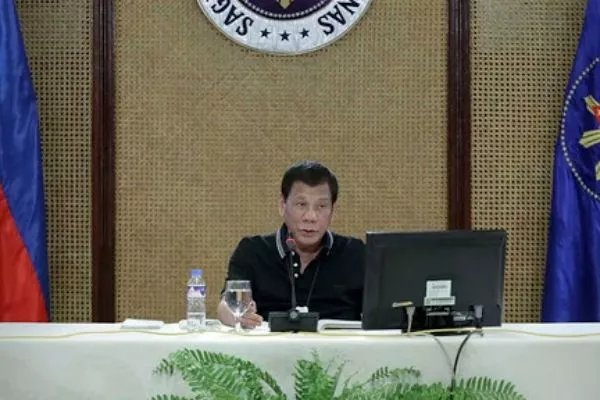 Pres Rodrigo Duterte Sitting