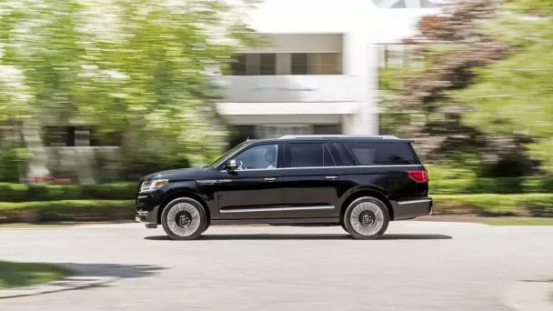 The Navigator L will mainly focus on length Side view of the 2018 Lincoln Navigator L