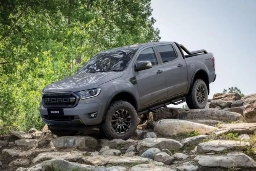 A picture of the new Ford Ranger FX4 Max descending a hill