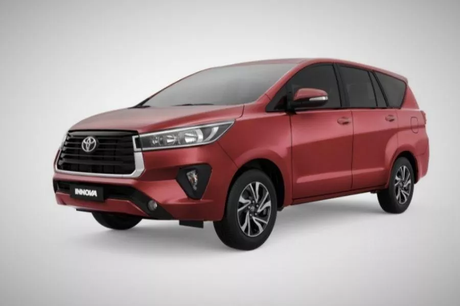 Toyota Innova in Red Mica Metallic