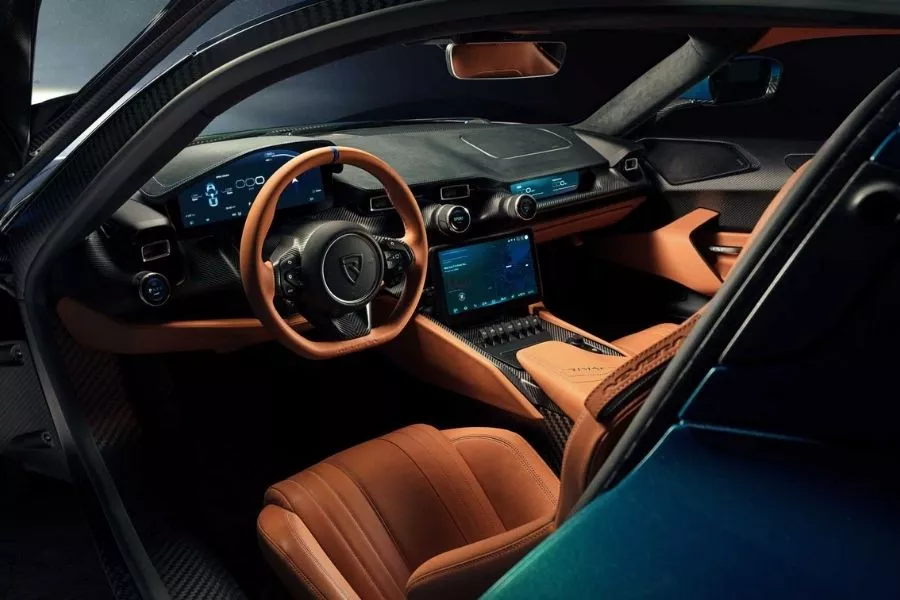 A picture of the interior of the Nevera