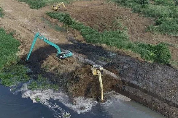 Tullahan River dredging