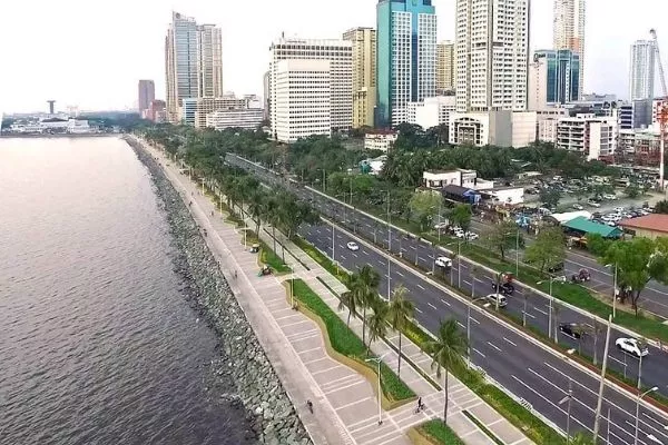 A picture of Roxas Boulevard from the sky