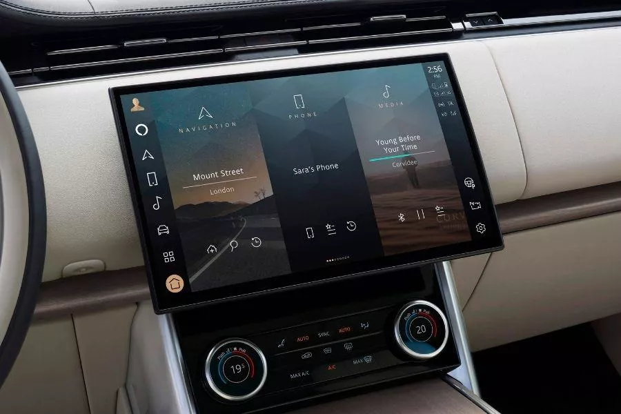 A picture of the 2022 Range Rover's touchscreen