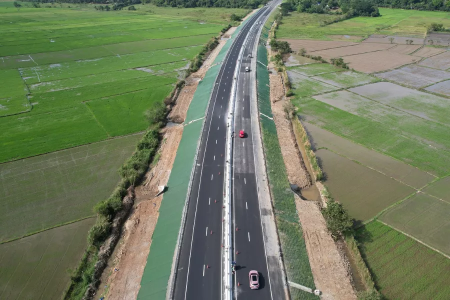 A picture above the SCTEX Dinalupihan