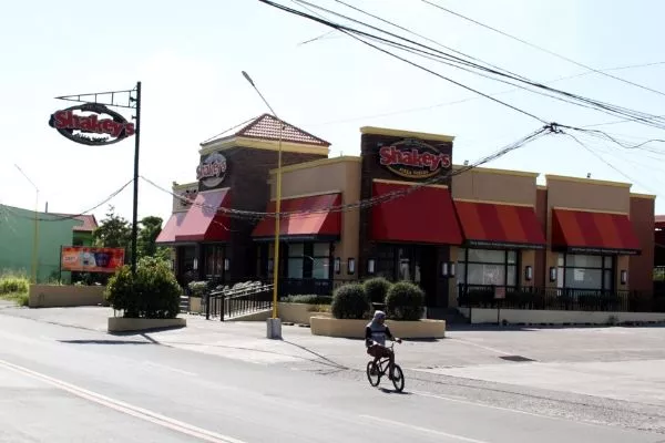 Shakeys pizza branch