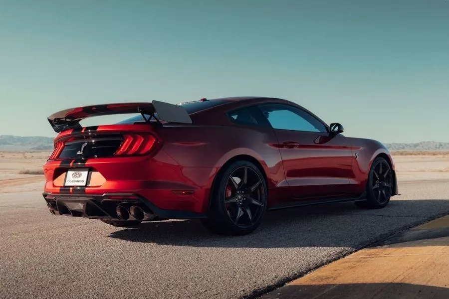 A picture of the rear of the Mustang Shelby GT500