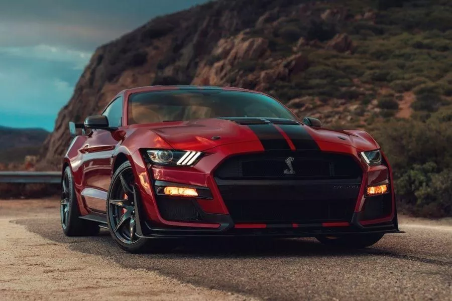 A picture of the Ford Mustang Shelby GT500 on a country-side road