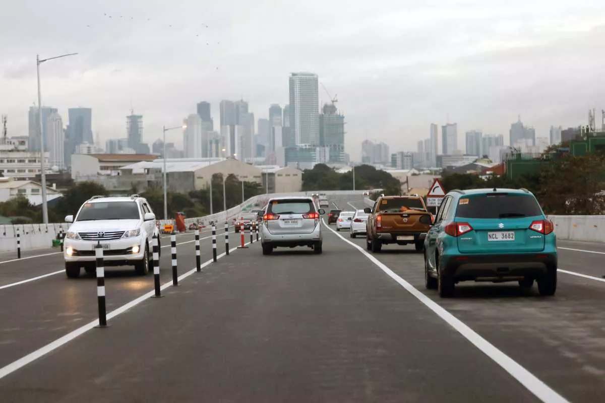 Motorists using Skyway Stage 3