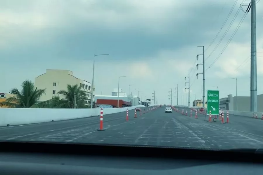A picture of a portion of Skyway Stage 3 from the viewpoint of a car passenger