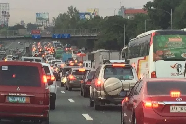 heavy traffic on SLEX