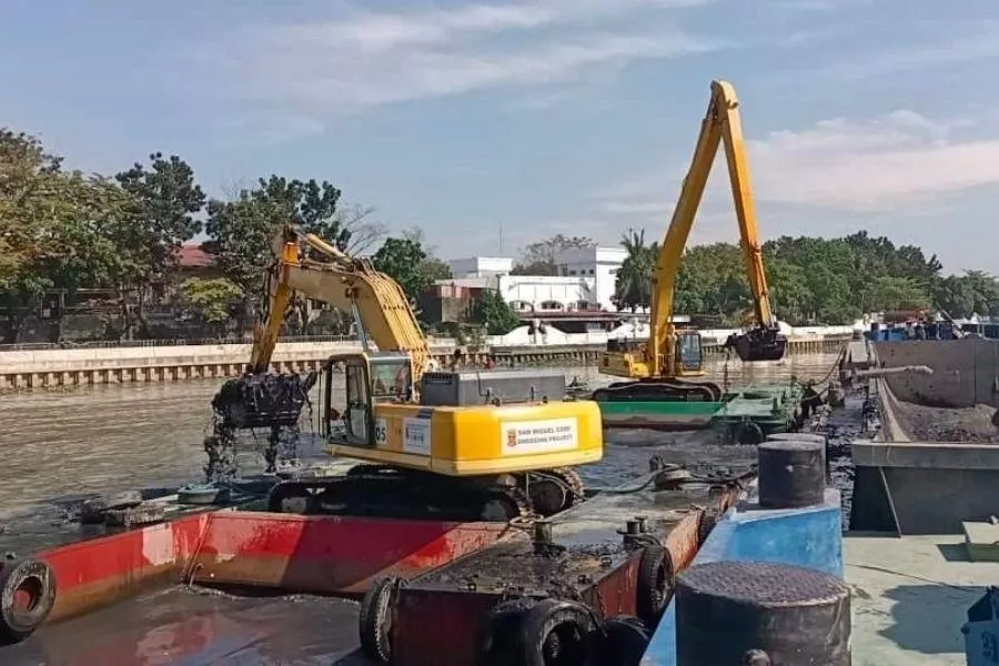 SMC Pasig and Tullahan river cleanup operation