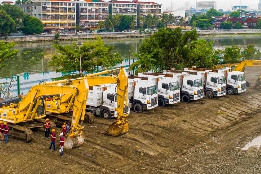 SMC Pasig River cleanup