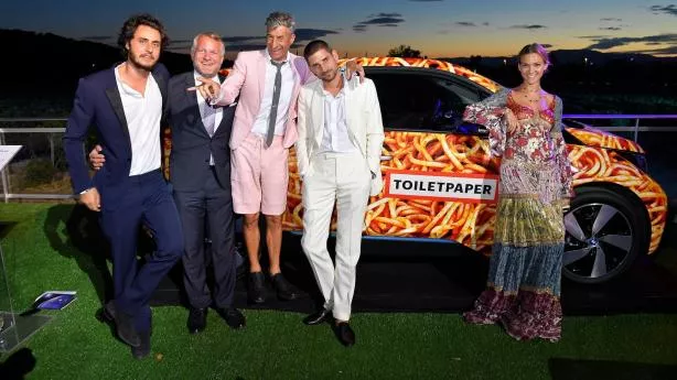 The donation of the “Spaghetti Car” for the Foundation’s annual charity gala in Saint-Tropez expresses BMW’s culture “Spaghetti Car” and BMW officers