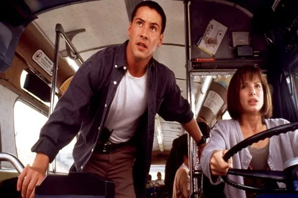 speed movie starring keanu reeves and sandra bullock