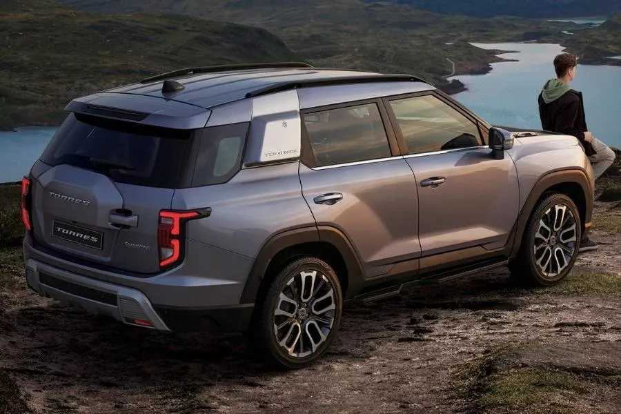 SsangYong Torres rear view